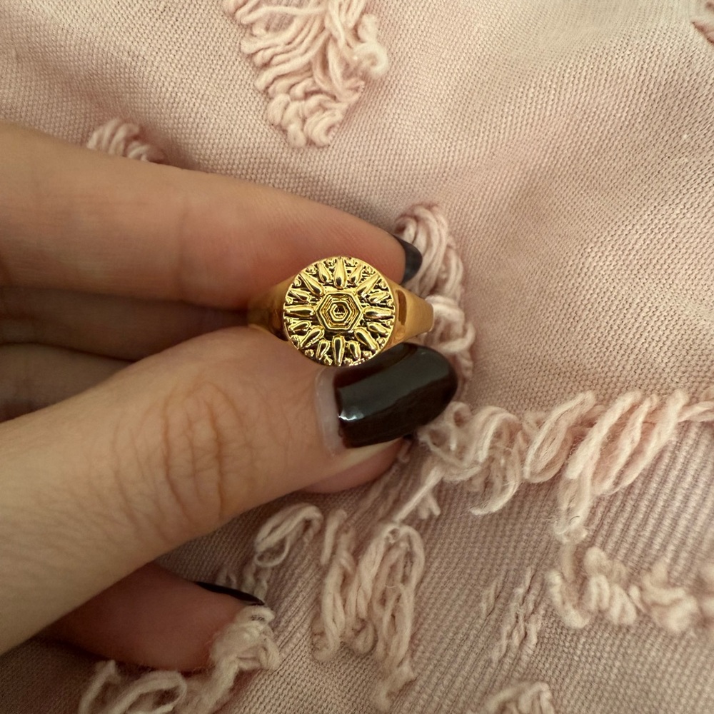 Sterling Forever Signet Ring Size 5 BRAND NEW